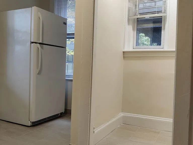 10 Barrows St #2 — Photo 16