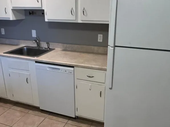 1095 Old Colony Rd #10B, Meriden, CT 06451