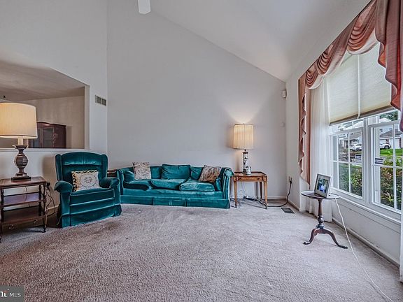 5th image of 5 Long Meadow Ct