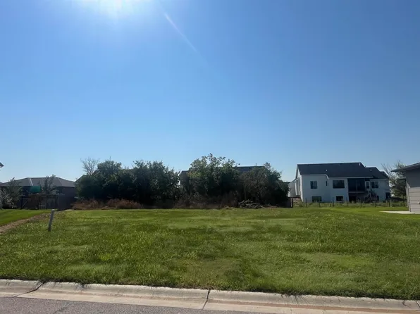 4662 W Emerald Bay Ct, Wichita, KS 67205