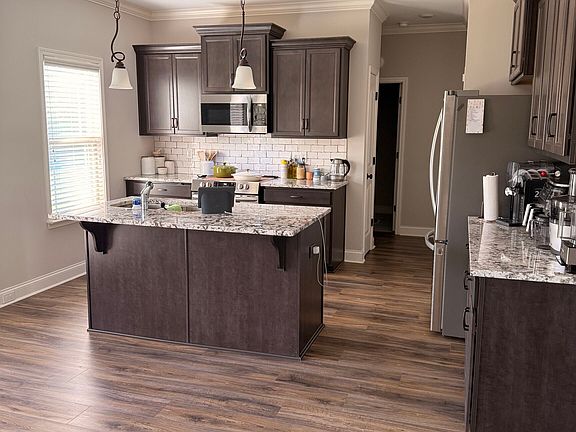 5th image of 111 Sourwood Ln