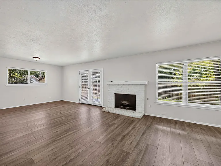 2107 N Red Cedar Cir — Photo 5