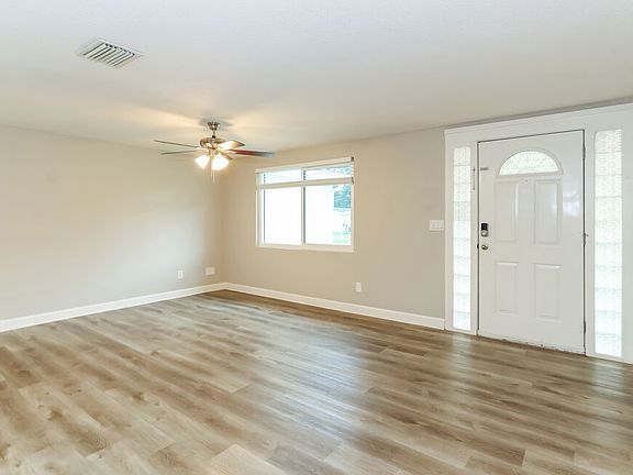 3rd image of 2553 Chancery Dr
