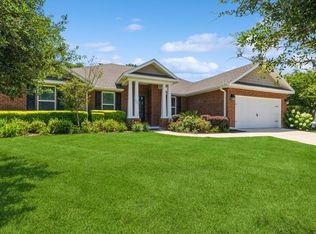 221 Sweet Tea Ln, Freeport, FL 32439