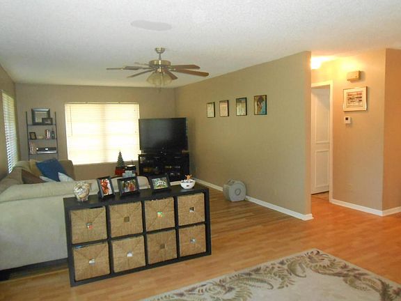 3rd image of 4886 McConnell St