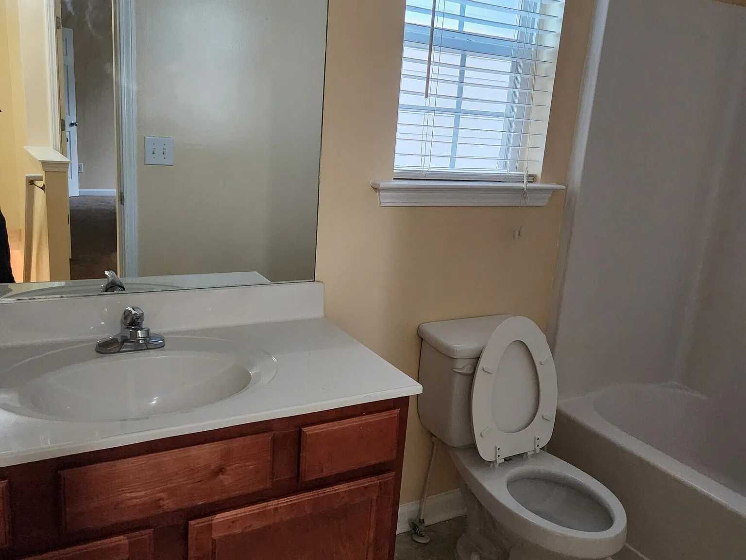 5 bed, 3.0 bath, 2282 sqft, $2,270 — Photo 4