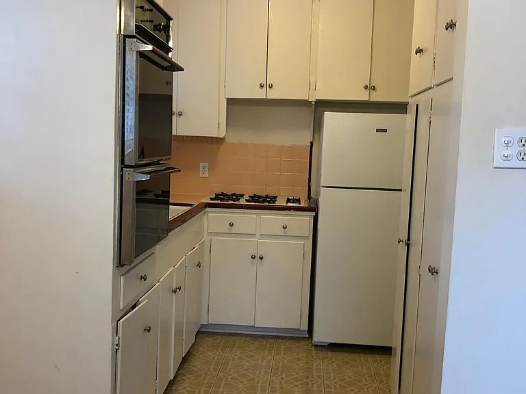 1816 Elmen St #1 — Photo 4