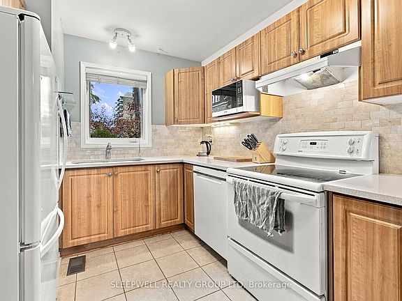 4th image of 12 Maclean St