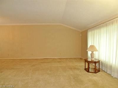 3rd image of 18200 Fox Hollow Dr