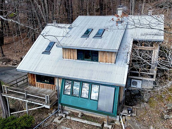 3rd image of 2603 North Pownal Road