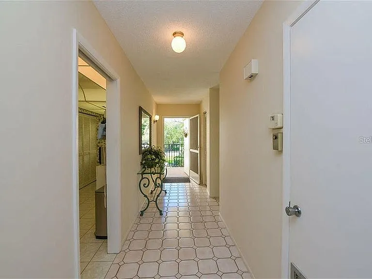 7880 Palm Aire Ln #201 — Photo 9