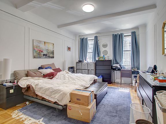3rd image of 315 W 102nd St APT 1A