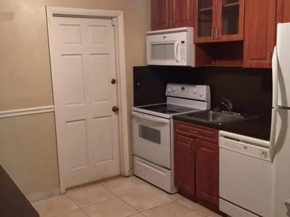 6992 SW 83rd Pl, Miami, FL 33143