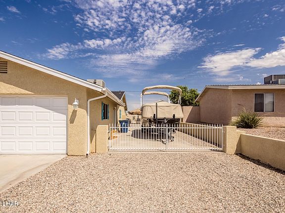 3rd image of 2605 Huntington Dr