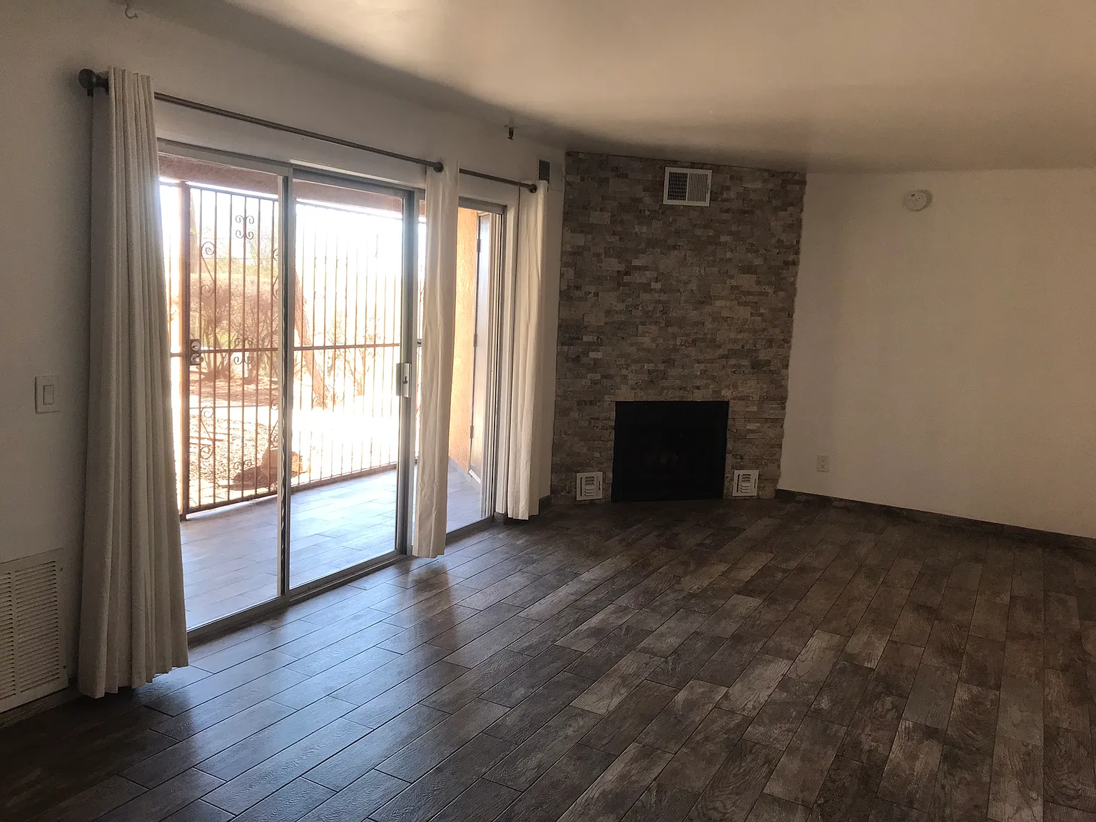 2 bed, 948 sqft, $1,395 — Photo 3