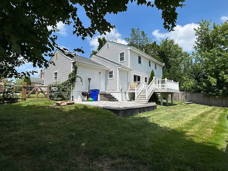 2425 Calf Run Dr — Photo 6