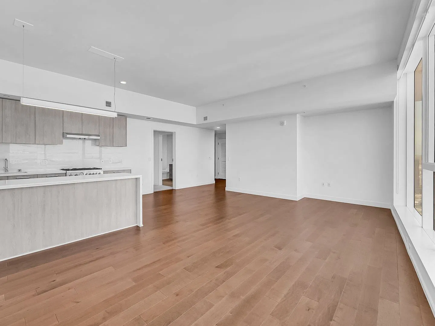 Modern High-Rise Living in Downtown San Jose- 188 West Saint James — Photo 2