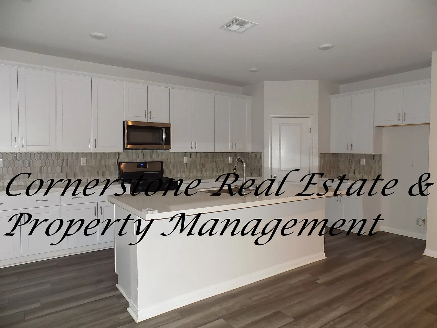 4 bed, 2320 sqft, $3,400 — Photo 4