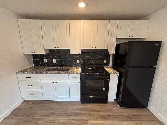 5th image of 150 S Nekoma Ave #A