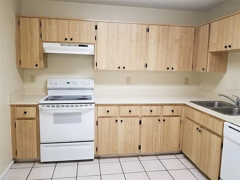 8202 Broward Pl — Photo 19