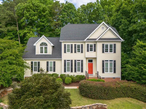 102 Wittenham Dr, Cary, NC 27513