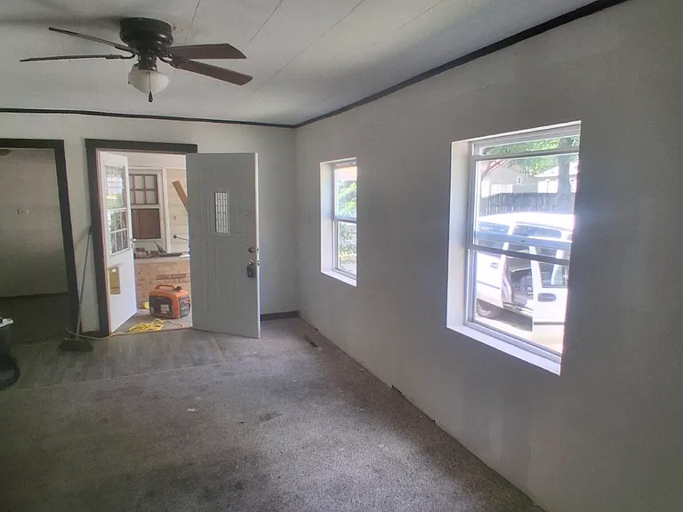 11 B Ln — Photo 9