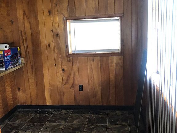 5th image of 4605 School St