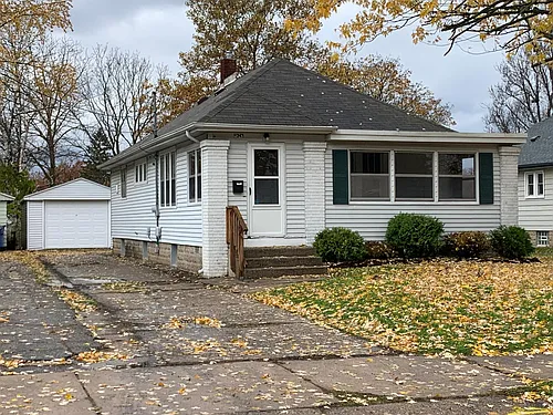 1343 Houseman Ave NE Photo 1
