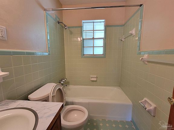 5th image of 6901 Esther St #A & B