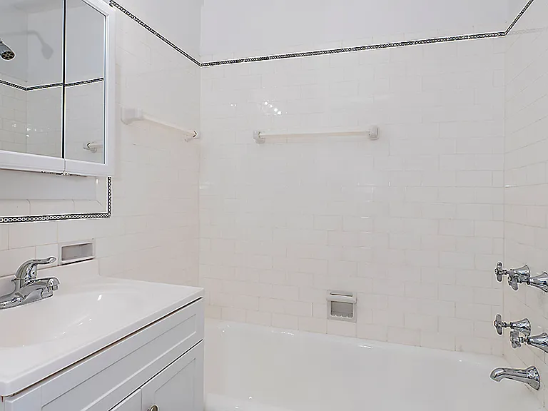 304 W 75th St #7F — Photo 4