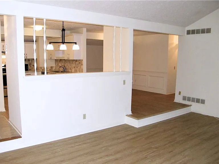 11-8 High Gate Trl — Photo 3