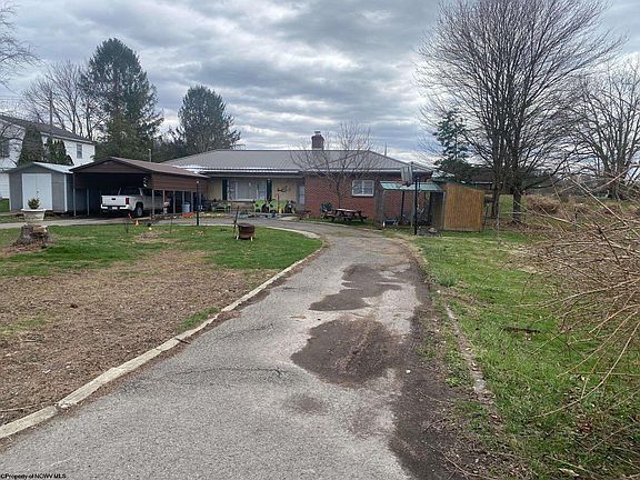 3rd image of 111 Ervin Ln