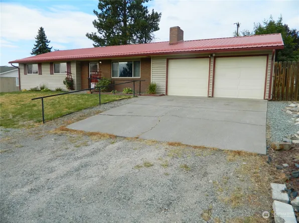 731 Ironwood Street N, Omak, WA 98841