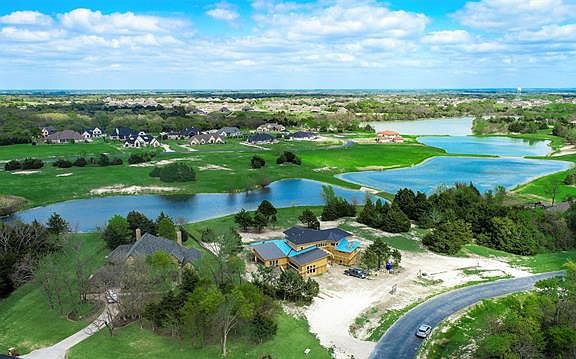 5th image of 4515 Lake Shore Dr