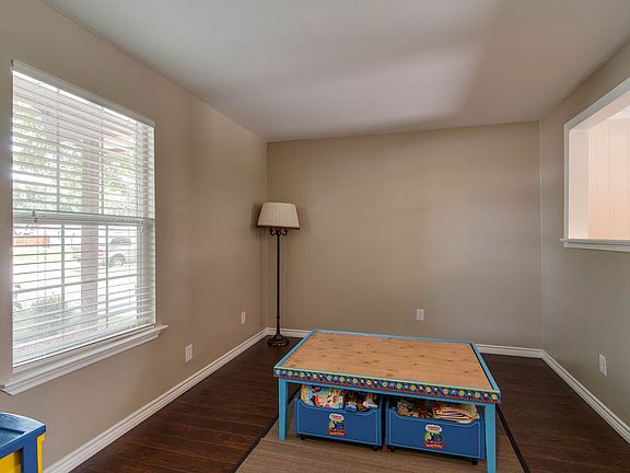 3rd image of 5517 Galway Ln