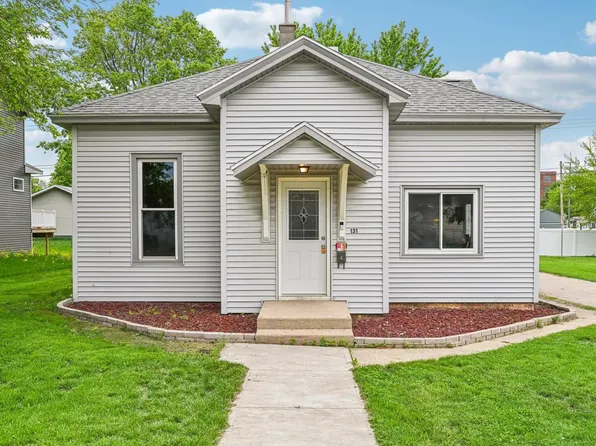 131 E Franklin St, Portage, WI 53901