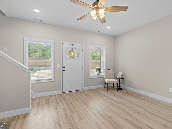 3rd image of 302 Beau Claire Cir