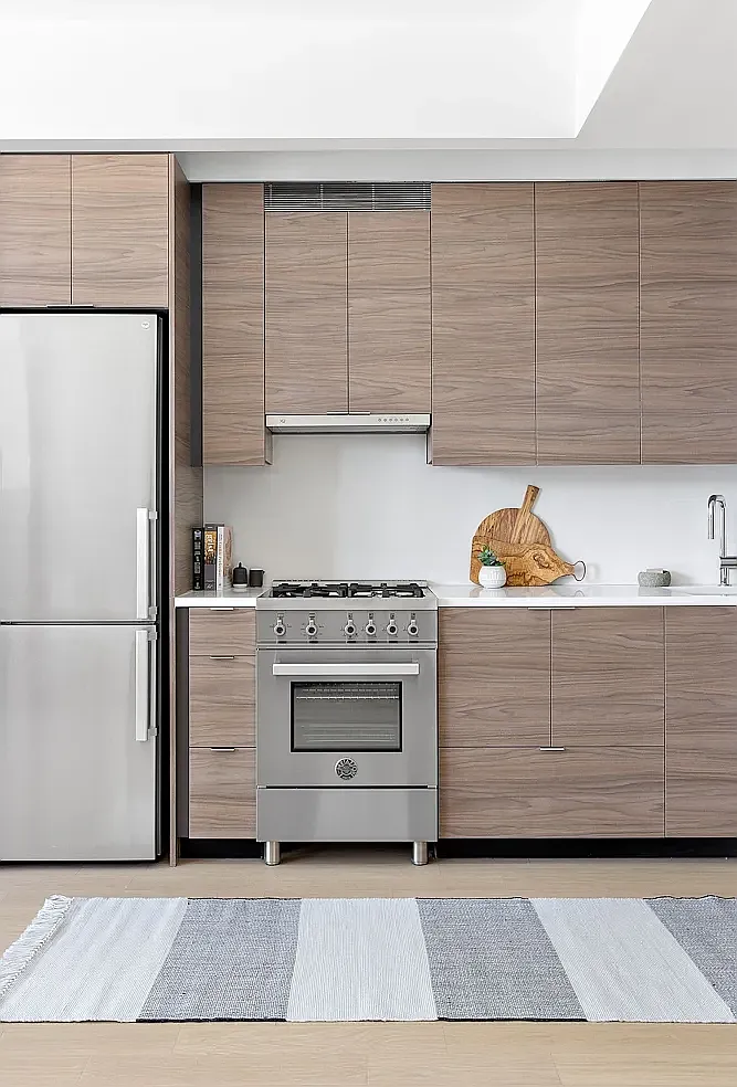 555 West 38th Street — Photo 3