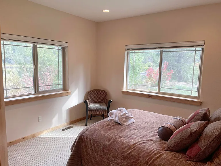 1904 Venice Dr — Photo 13