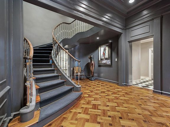 5th image of 20 Sunset Blvd