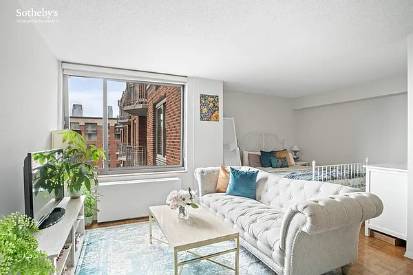 Rented by Sotheby's International Realty | media 3