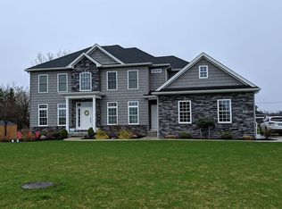 6231 Willow Run Ct, East Amherst, NY 14051