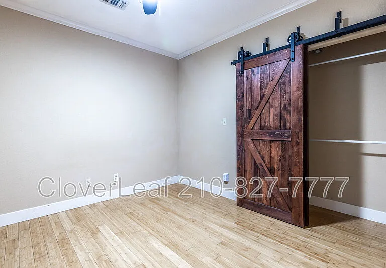 1025 Flaming Oak Dr — Photo 9