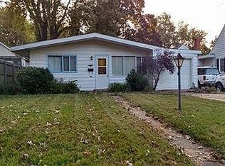 203 S Monroe St, Mackinaw, IL