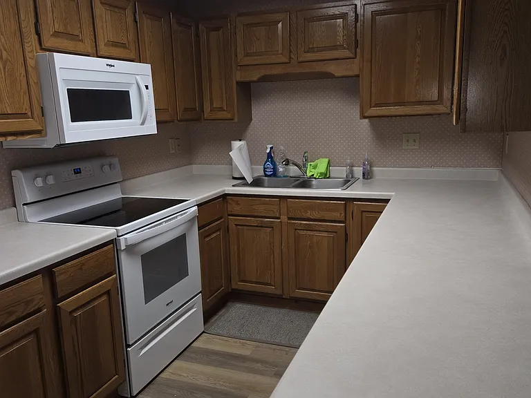 138 Sargent Dr #1 — Photo 8