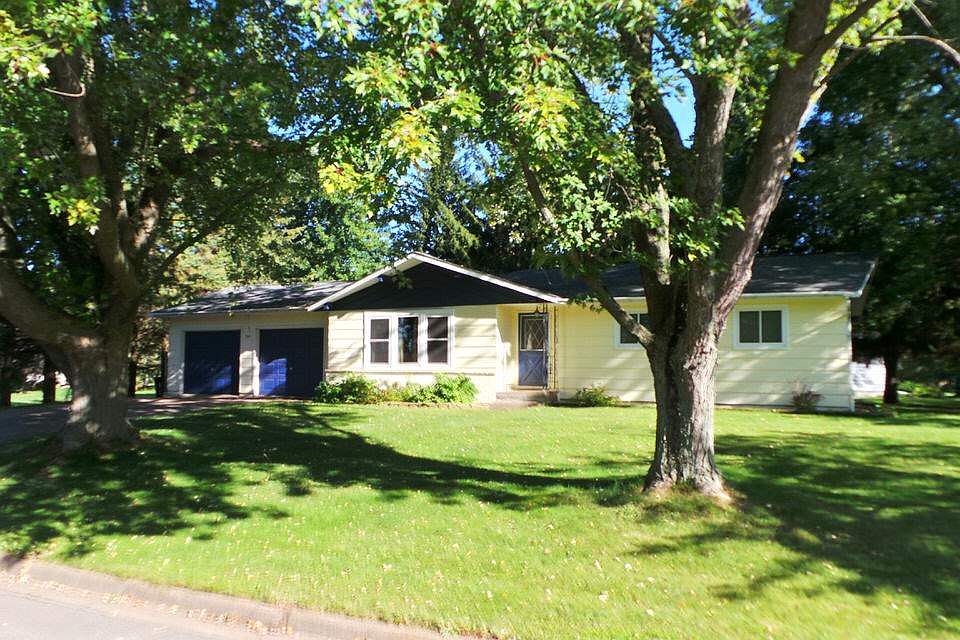 1st image of 301 W Kennedy Ave