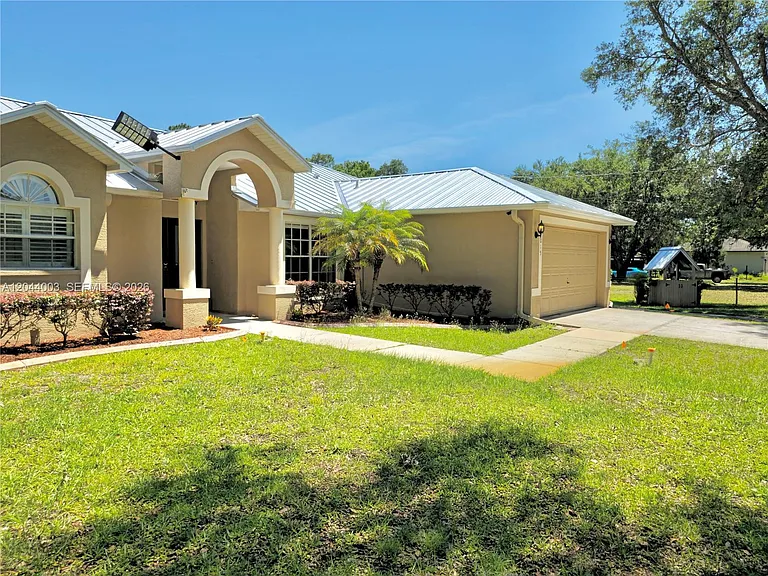 27015 Golden Meadow Dr — Photo 3