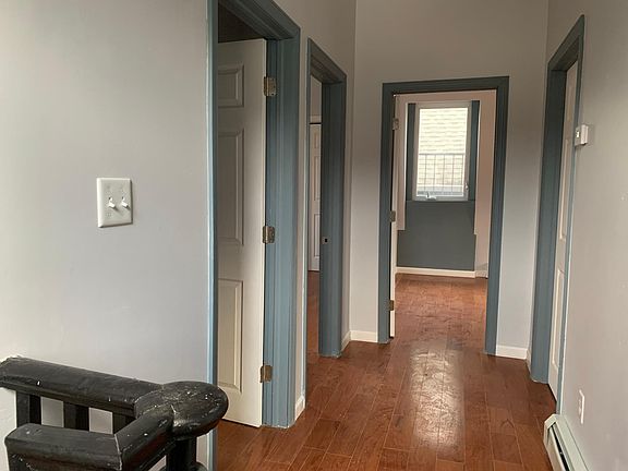 5th image of 27 White Ave Floor 2
