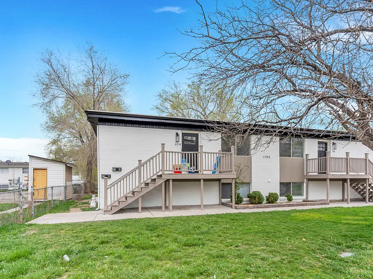 1794 W Shannon Cir #70-B — Photo 17