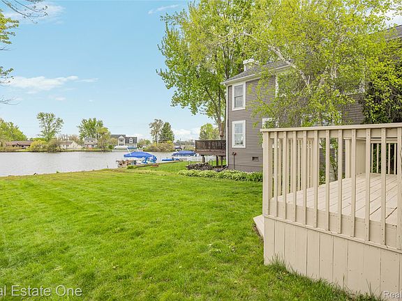 3rd image of 9047 Gale Rd
